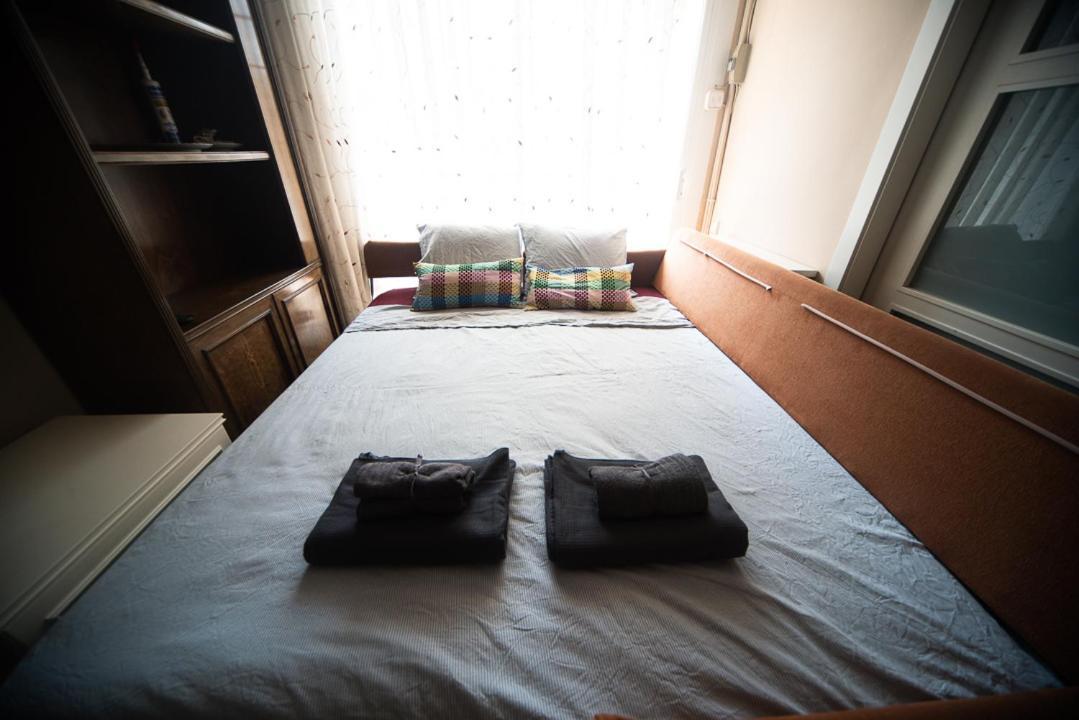 Traditional Rooms In Eixample Barcelona Exterior foto